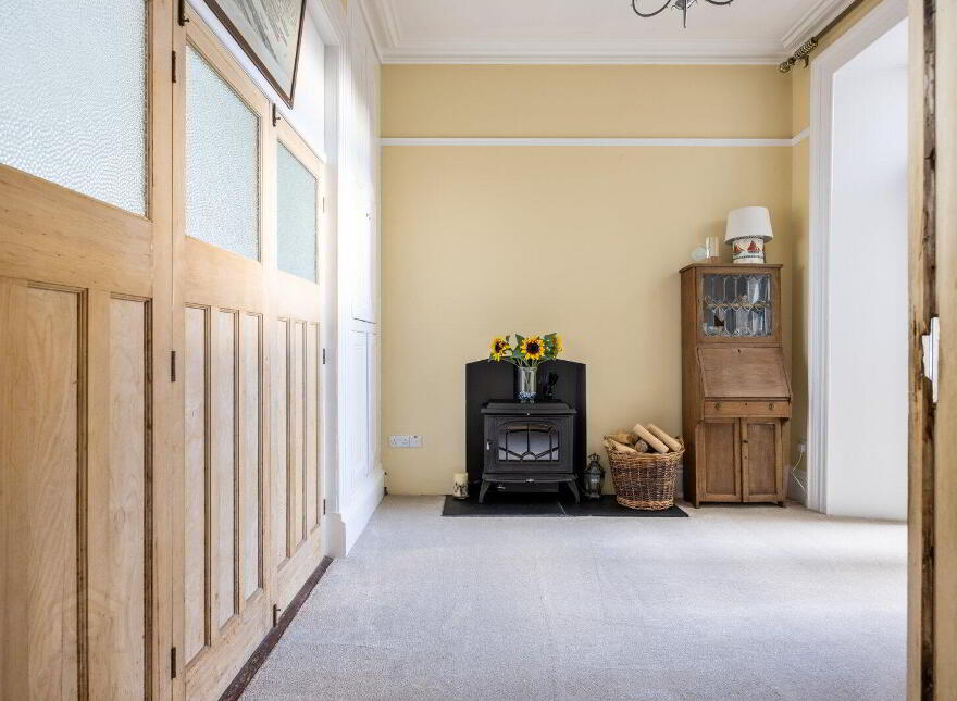 14 Ballyholme Esplanade, Bangor, BT20 5LZ