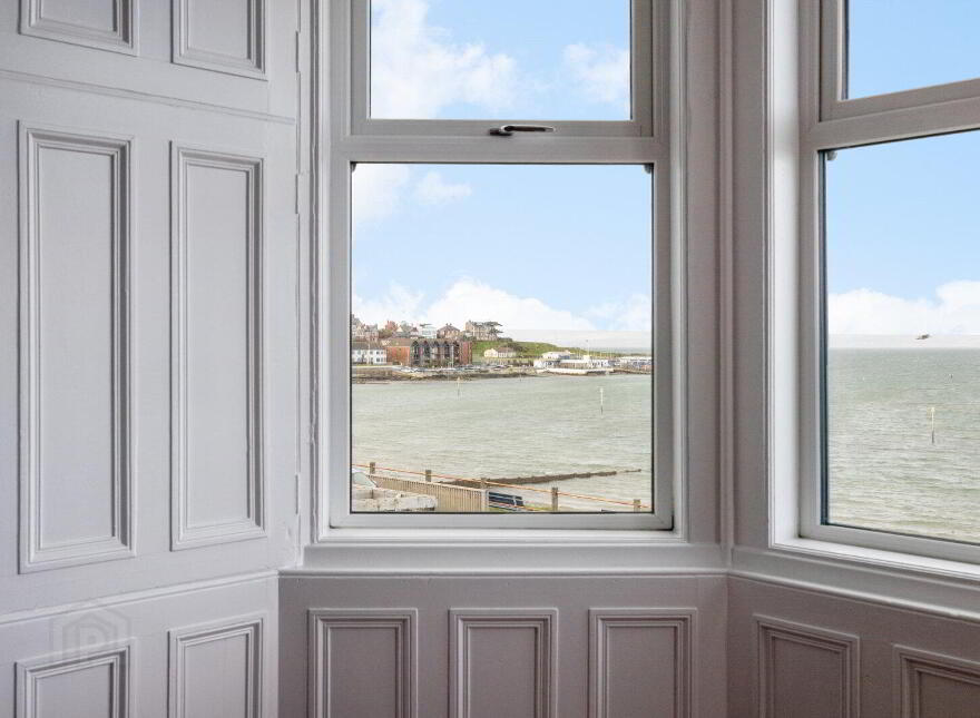 14 Ballyholme Esplanade, Bangor, BT20 5LZ