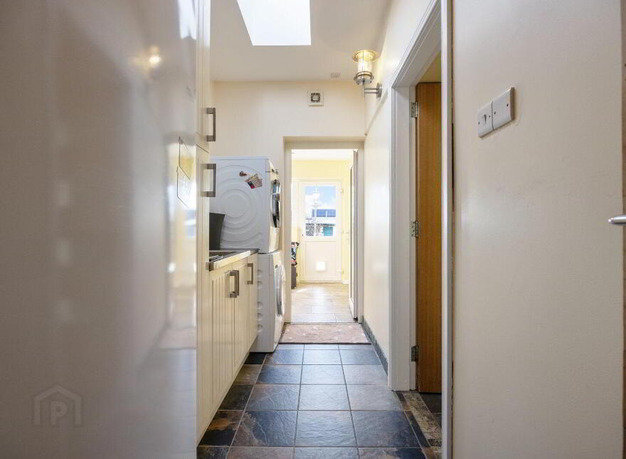 14 Ballyholme Esplanade, Bangor, BT20 5LZ