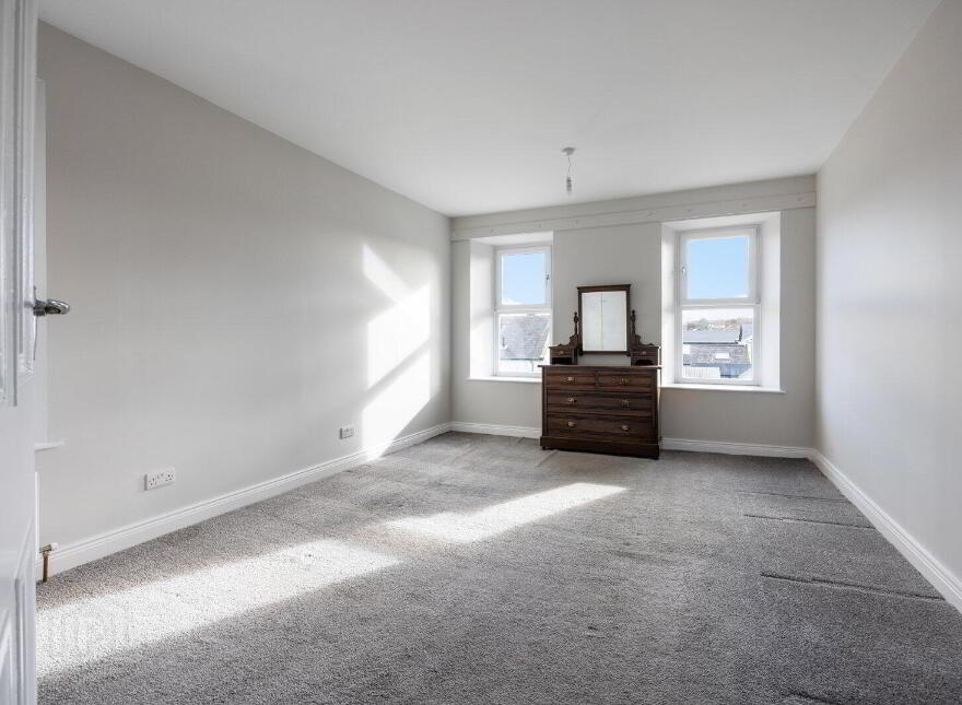 14 Ballyholme Esplanade, Bangor, BT20 5LZ
