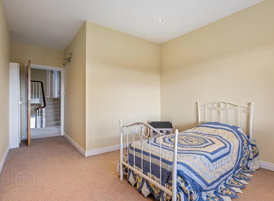 14 Ballyholme Esplanade, Bangor, BT20 5LZ