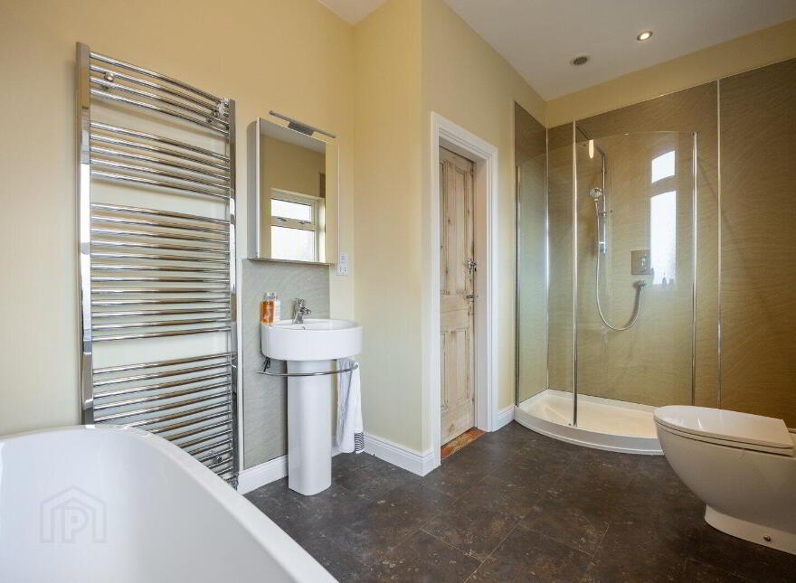 14 Ballyholme Esplanade, Bangor, BT20 5LZ