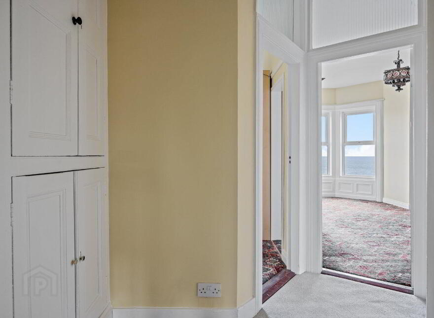 14 Ballyholme Esplanade, Bangor, BT20 5LZ