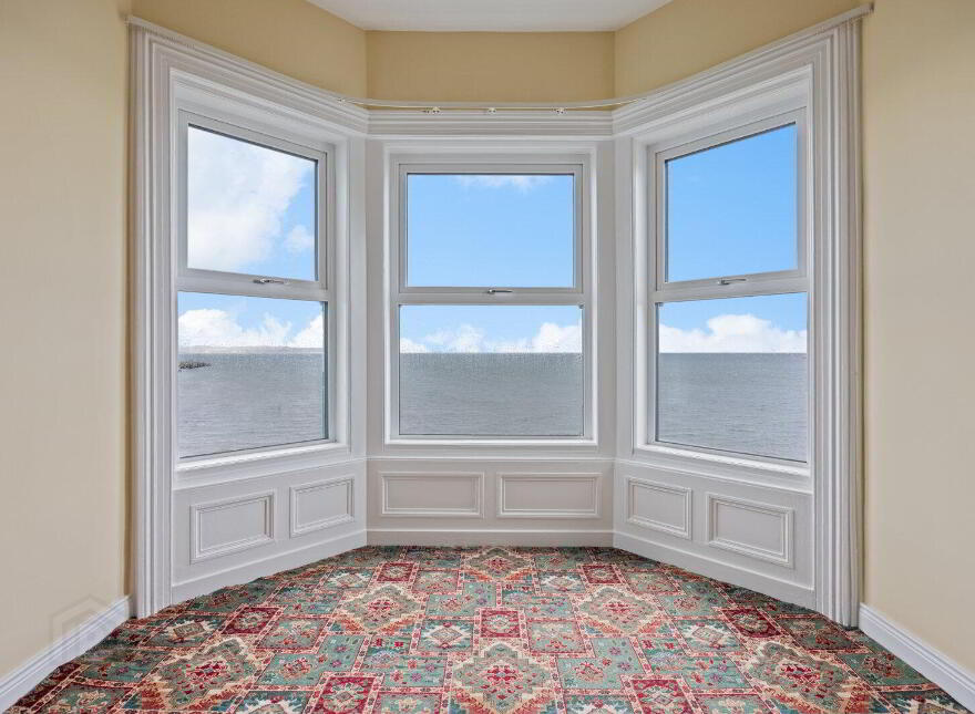 14 Ballyholme Esplanade, Bangor, BT20 5LZ