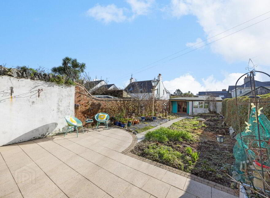 14 Ballyholme Esplanade, Bangor, BT20 5LZ