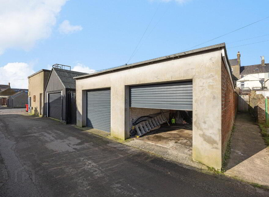 14 Ballyholme Esplanade, Bangor, BT20 5LZ