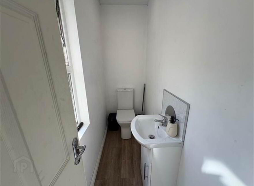 132 Dunluce Avenue, Belfast, BT9 7AZ