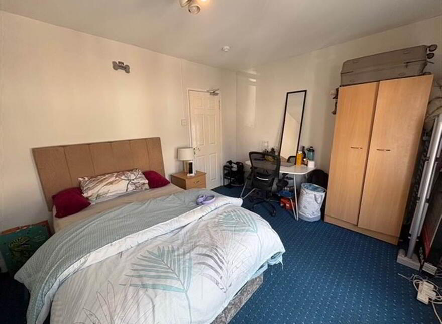 132 Dunluce Avenue, Belfast, BT9 7AZ