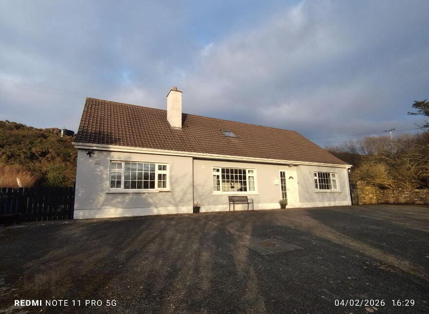 Rossfield House, Racecourse, Clifden, H71HT25