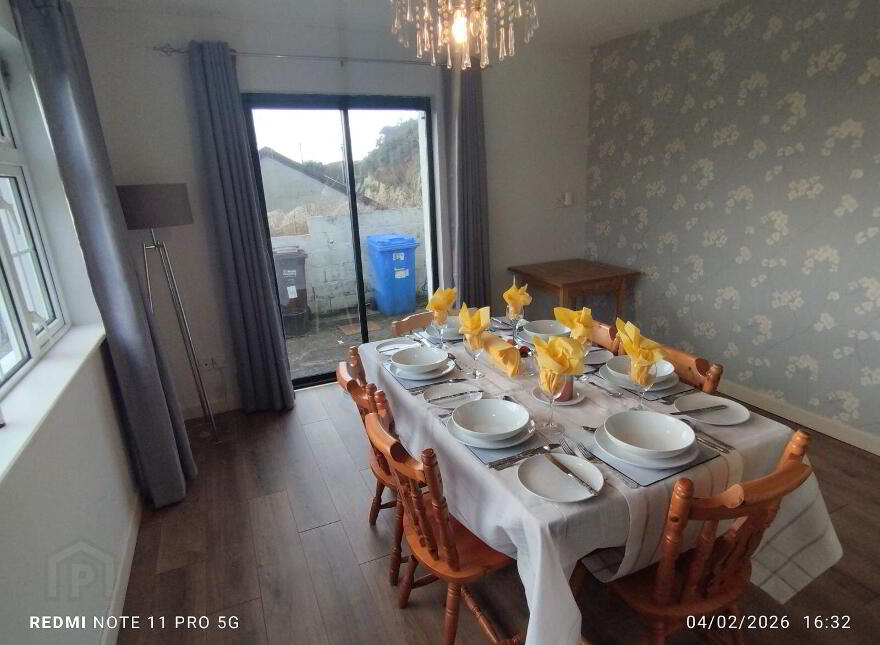Rossfield House, Racecourse, Clifden, H71HT25
