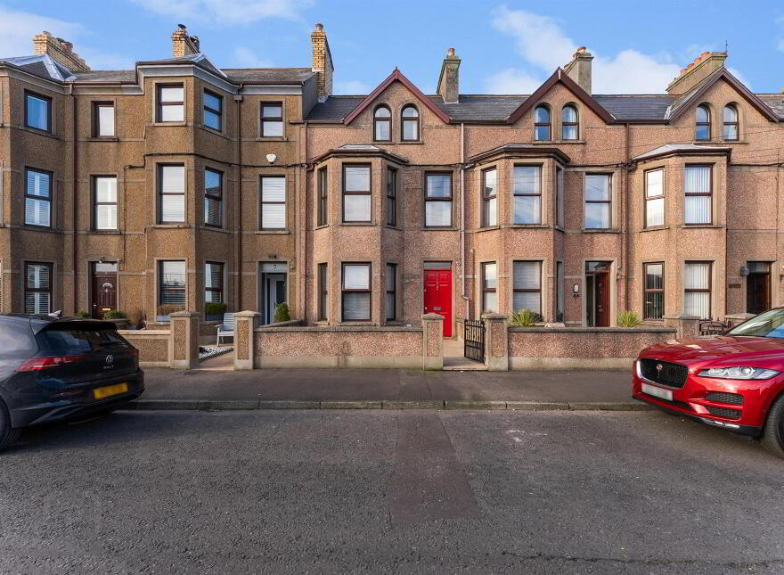 6 Chelmsford Place, Larne, BT40 1AF