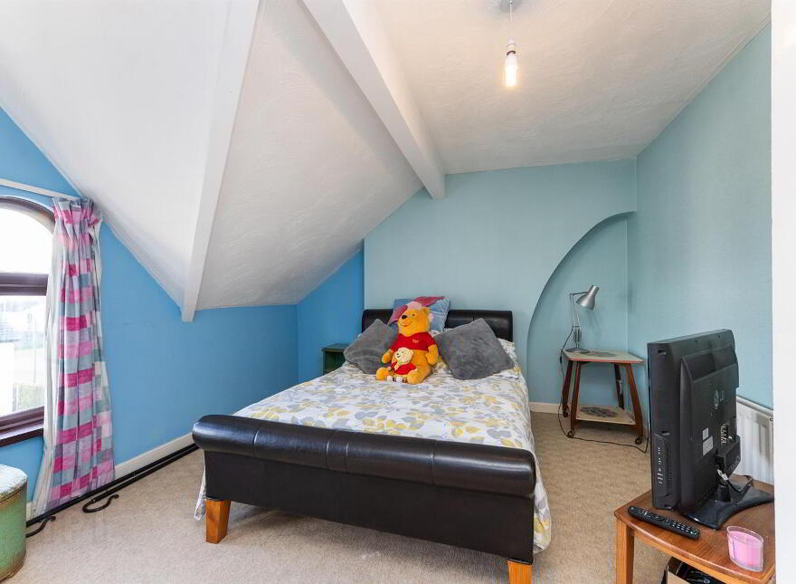 6 Chelmsford Place, Larne, BT40 1AF