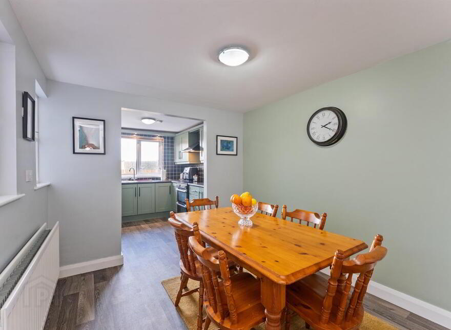 6 Chelmsford Place, Larne, BT40 1AF