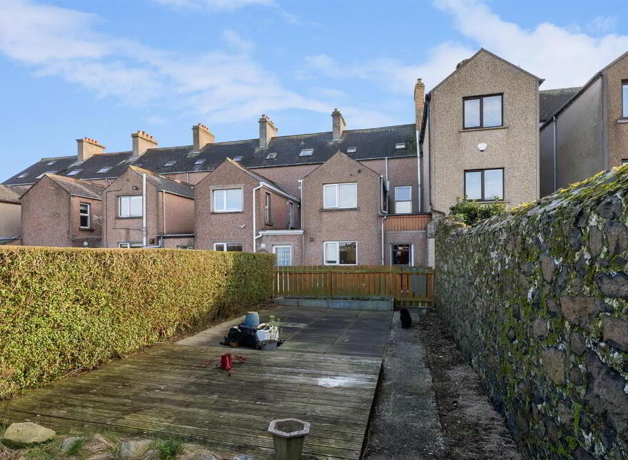 6 Chelmsford Place, Larne, BT40 1AF