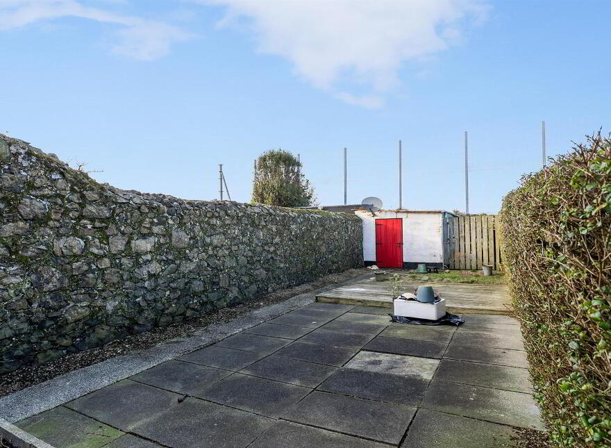 6 Chelmsford Place, Larne, BT40 1AF