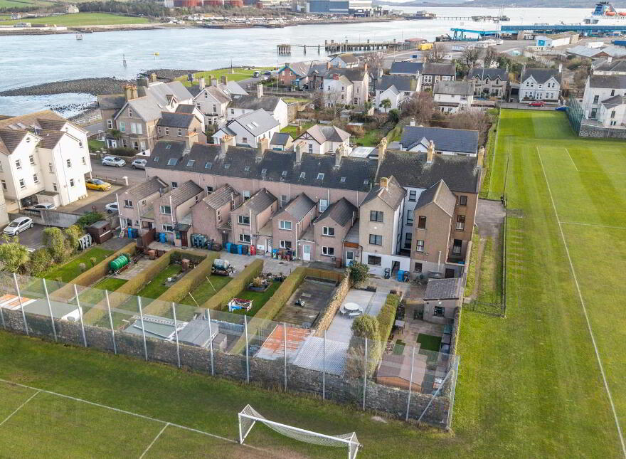 6 Chelmsford Place, Larne, BT40 1AF