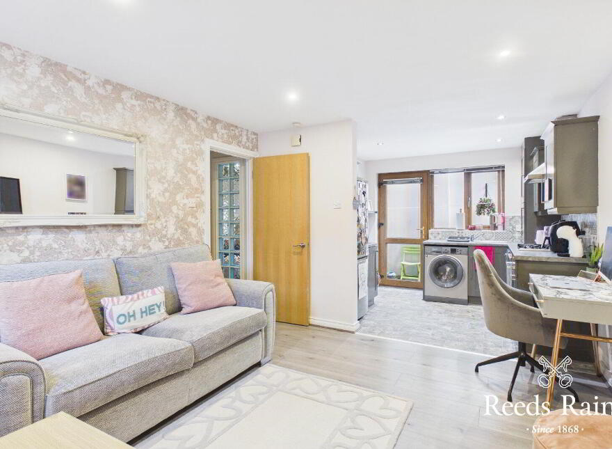 Flat 3 Millview Court, 351 Beersbridge Road, Belfast, BT5 5DS