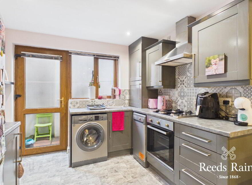 Flat 3 Millview Court, 351 Beersbridge Road, Belfast, BT5 5DS