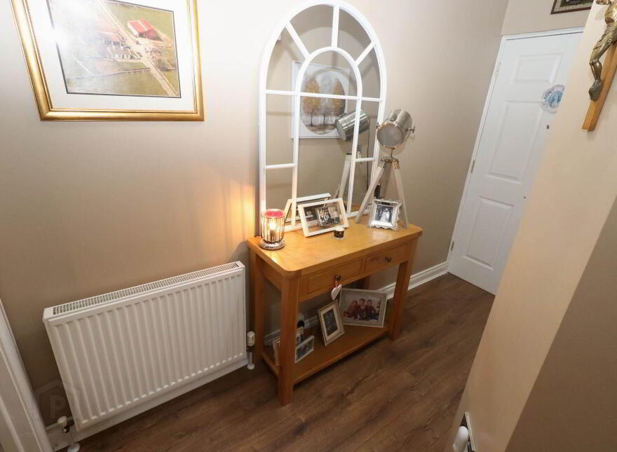 9 Pinetree Court Glen Road, Belfast, BT11 8BS