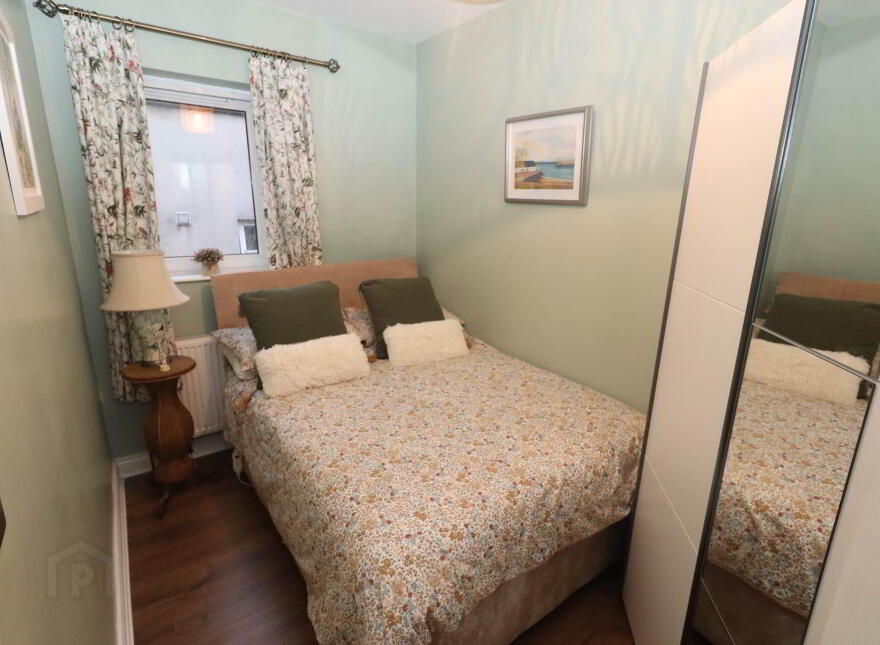 9 Pinetree Court Glen Road, Belfast, BT11 8BS