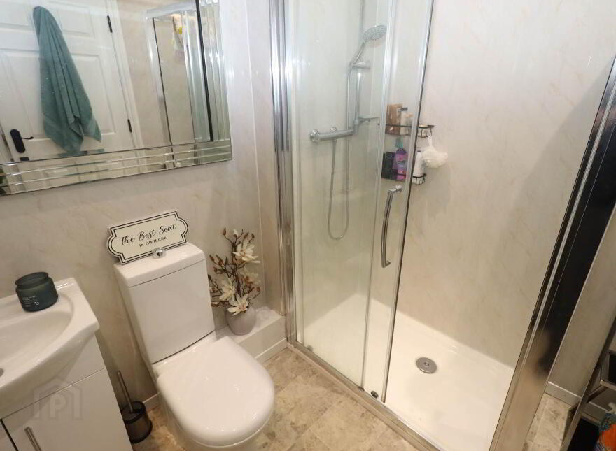 9 Pinetree Court Glen Road, Belfast, BT11 8BS