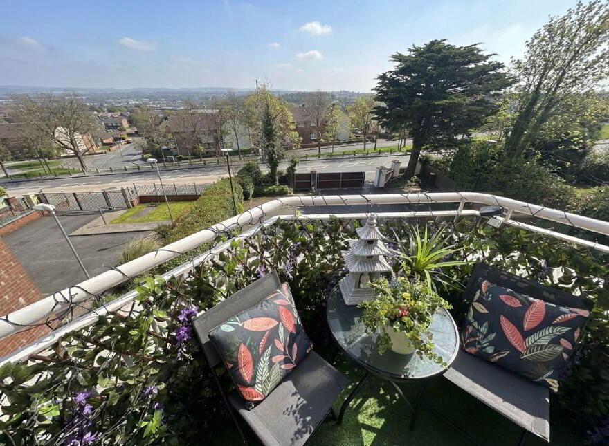 9 Pinetree Court Glen Road, Belfast, BT11 8BS