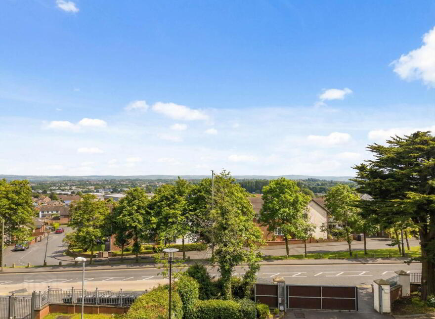 9 Pinetree Court Glen Road, Belfast, BT11 8BS