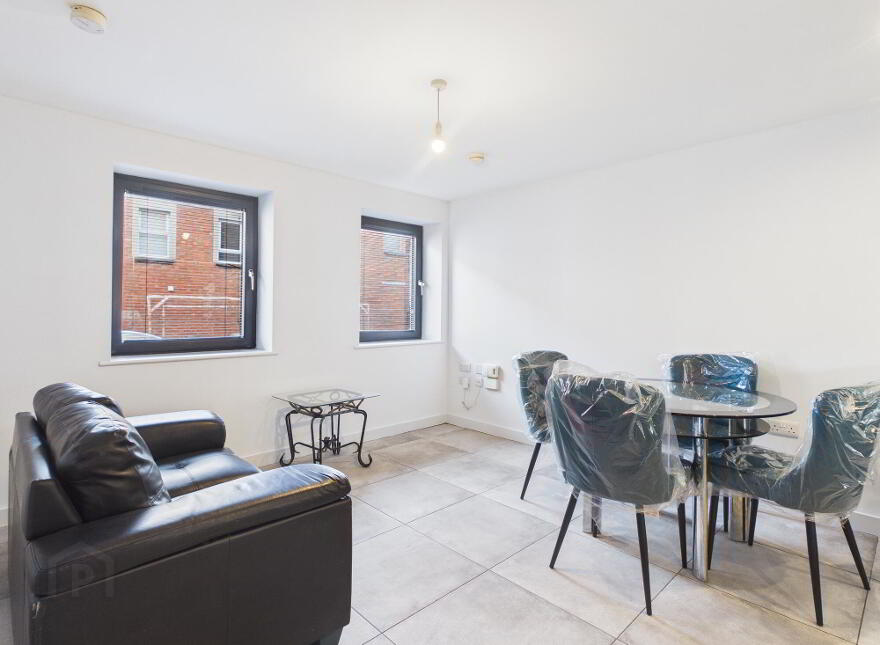 35 Castlereagh Street, Belfast, BT5 4AY