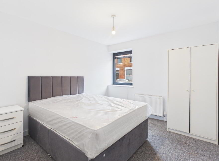 35 Castlereagh Street, Belfast, BT5 4AY