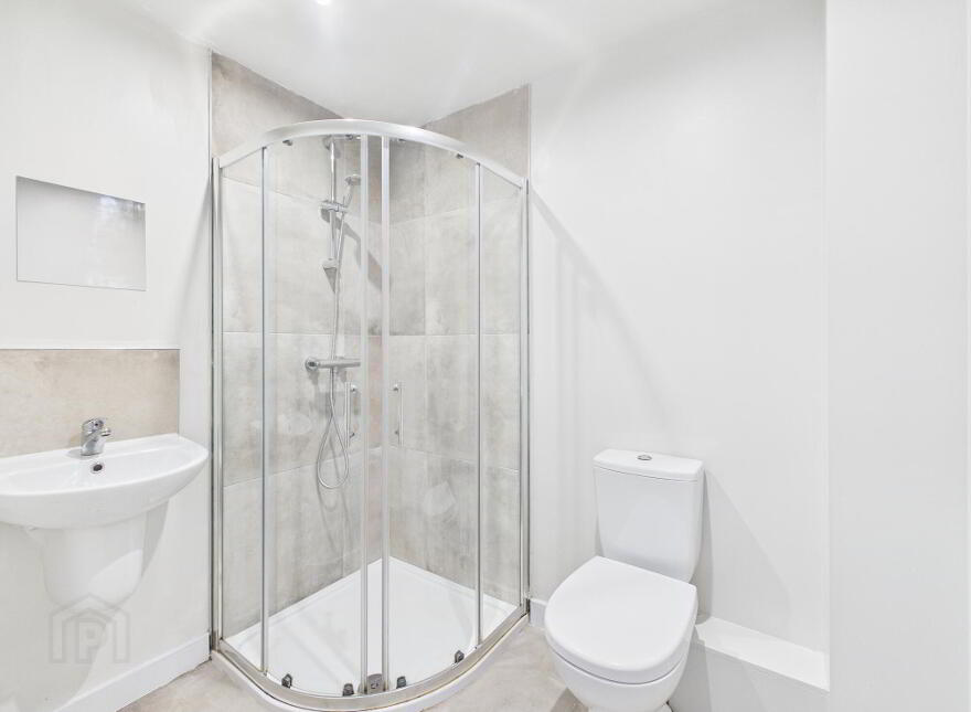 35 Castlereagh Street, Belfast, BT5 4AY