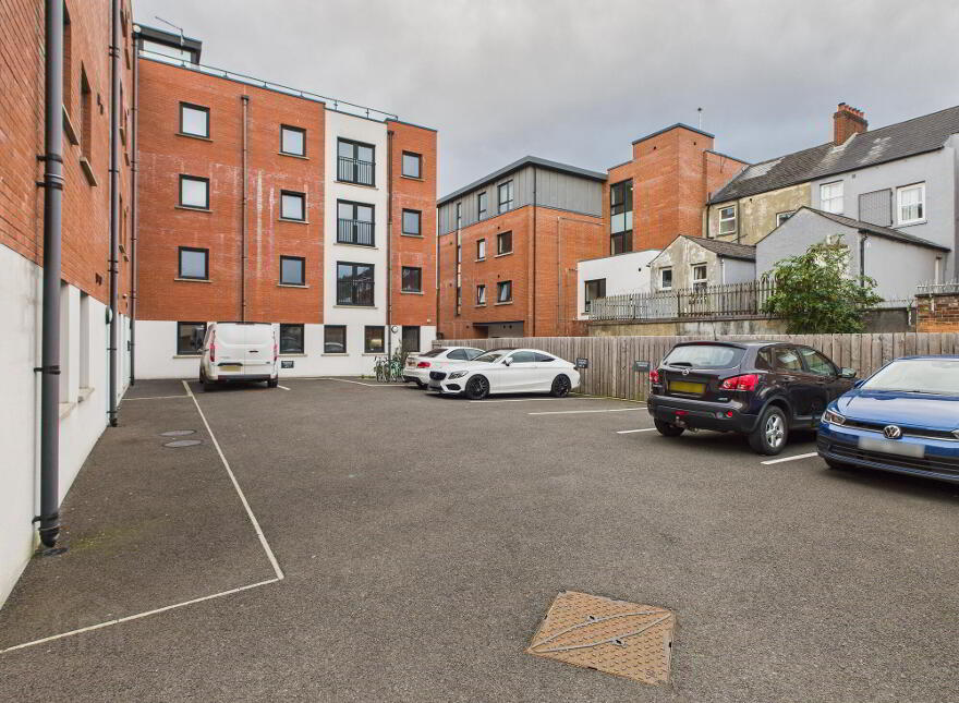 35 Castlereagh Street, Belfast, BT5 4AY
