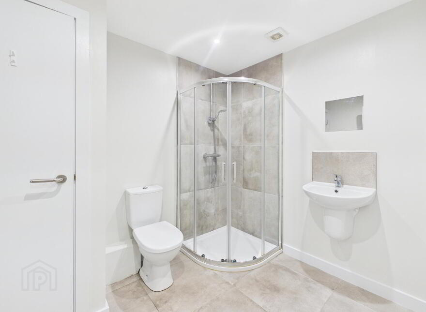 35 Castlereagh Street, Belfast, BT5 4AY