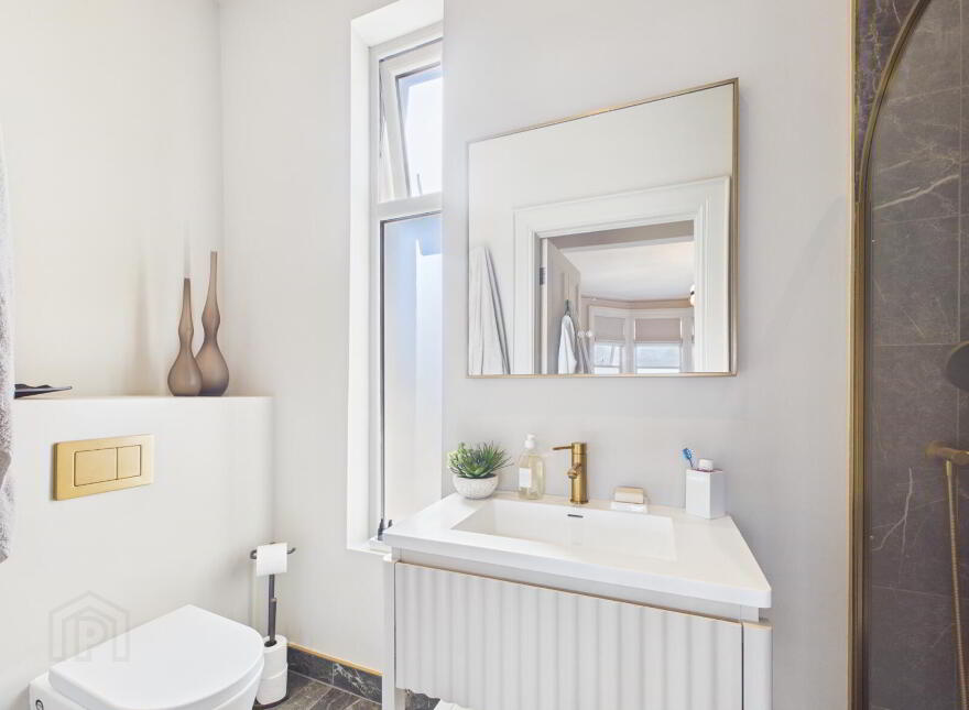 44 Seacliff Road, Bangor, BT20 5EZ