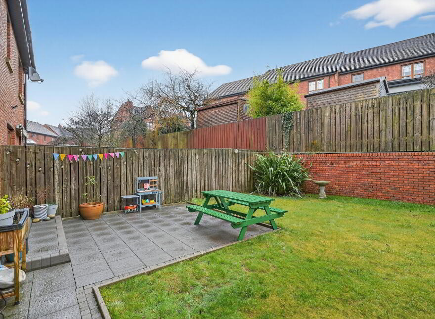 4 Brooke Hall Avenue, Belfast, BT8 6WE