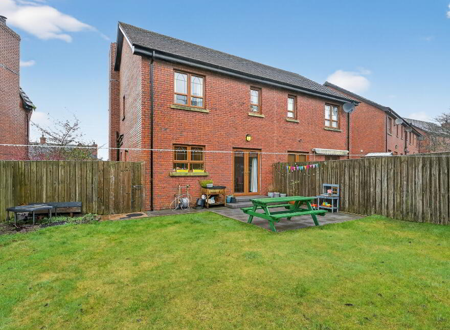 4 Brooke Hall Avenue, Belfast, BT8 6WE