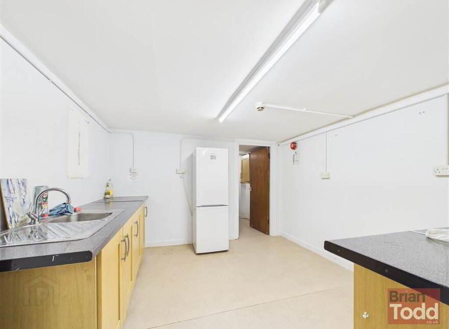 17 Dunluce Street, Larne, BT40 1JG