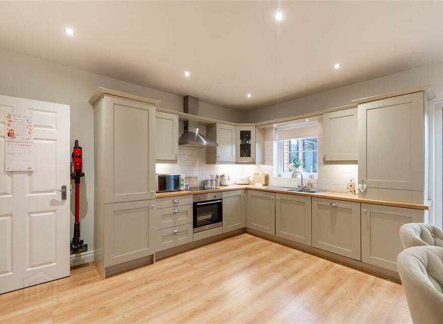 14 Meadow Lane, Lisburn, BT28 3RL