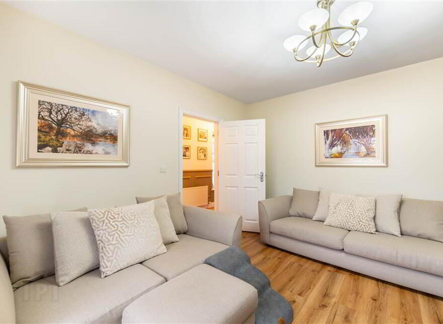 14 Meadow Lane, Lisburn, BT28 3RL