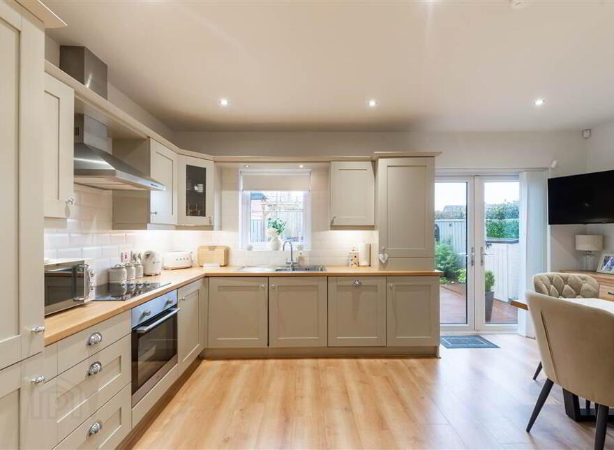 14 Meadow Lane, Lisburn, BT28 3RL