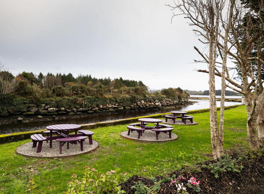Glenbrook House, Adrigole, P75W899