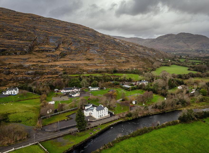 Glenbrook House, Adrigole, P75W899