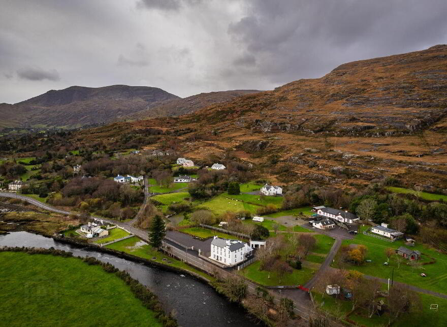 Glenbrook House, Adrigole, P75W899