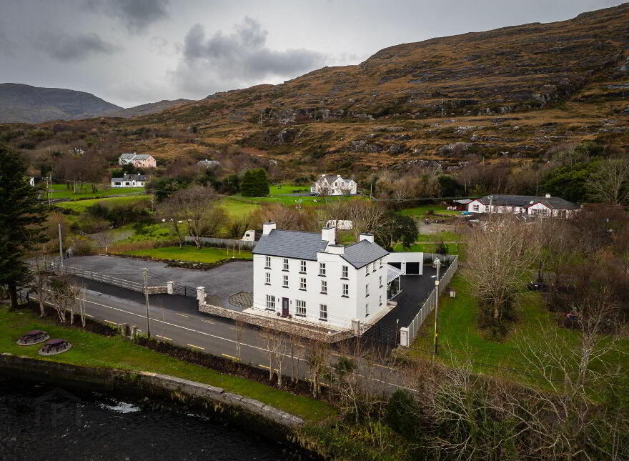 Glenbrook House, Adrigole, P75W899