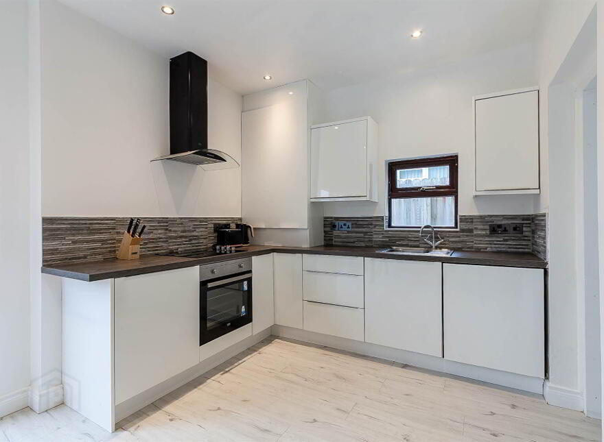 20 Ulster Avenue, Dunmurry, Belfast, BT17 9BN