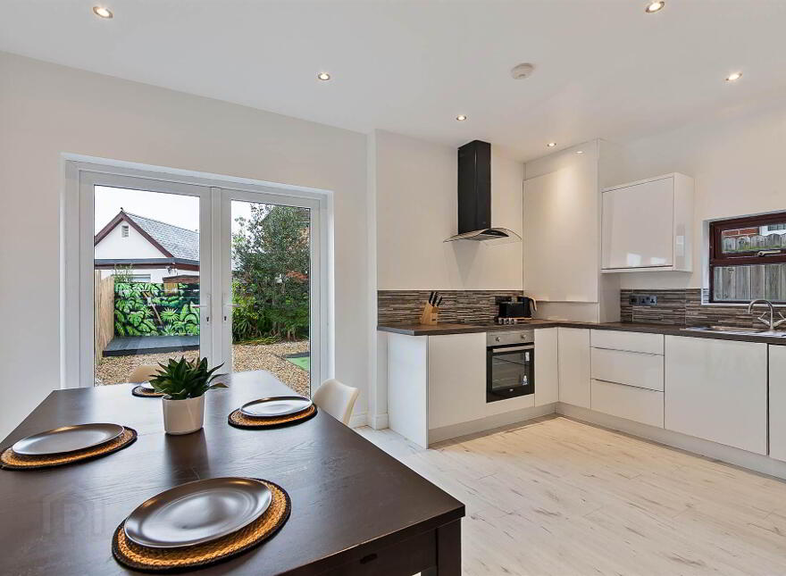 20 Ulster Avenue, Dunmurry, Belfast, BT17 9BN