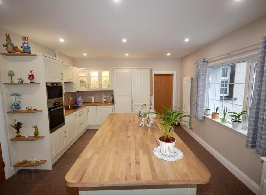 Willowdene, Fintown, F94D597