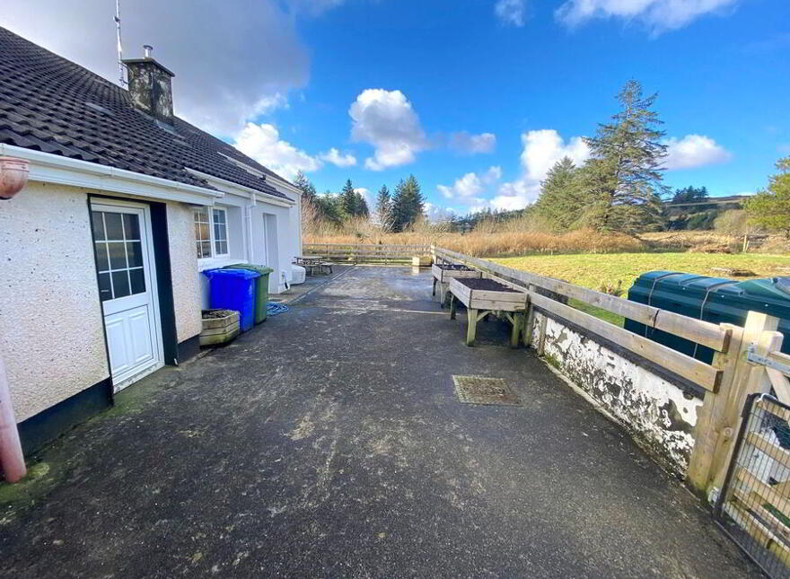 Willowdene, Fintown, F94D597