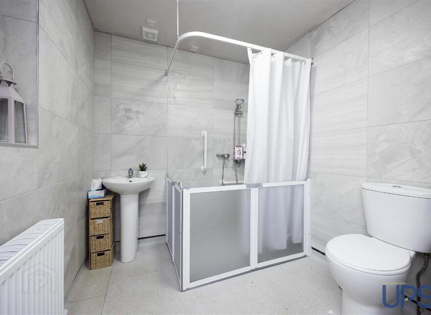 33 Lake Glen Drive, Andersonstown, Belfast, BT11 8TF