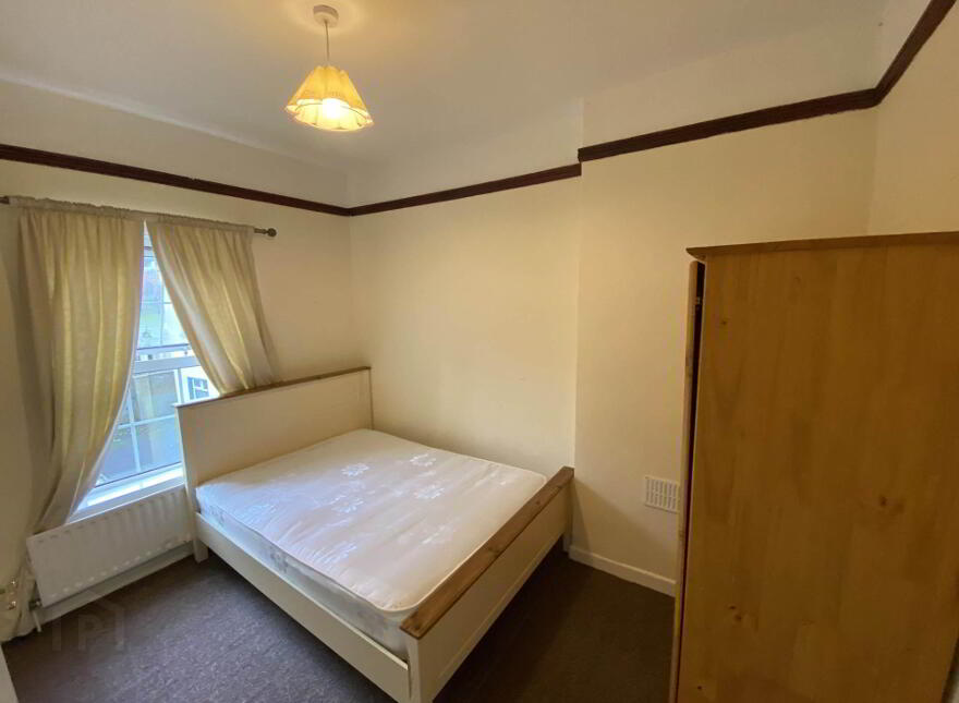 Clare Street, Ballyhaunis, F35W992