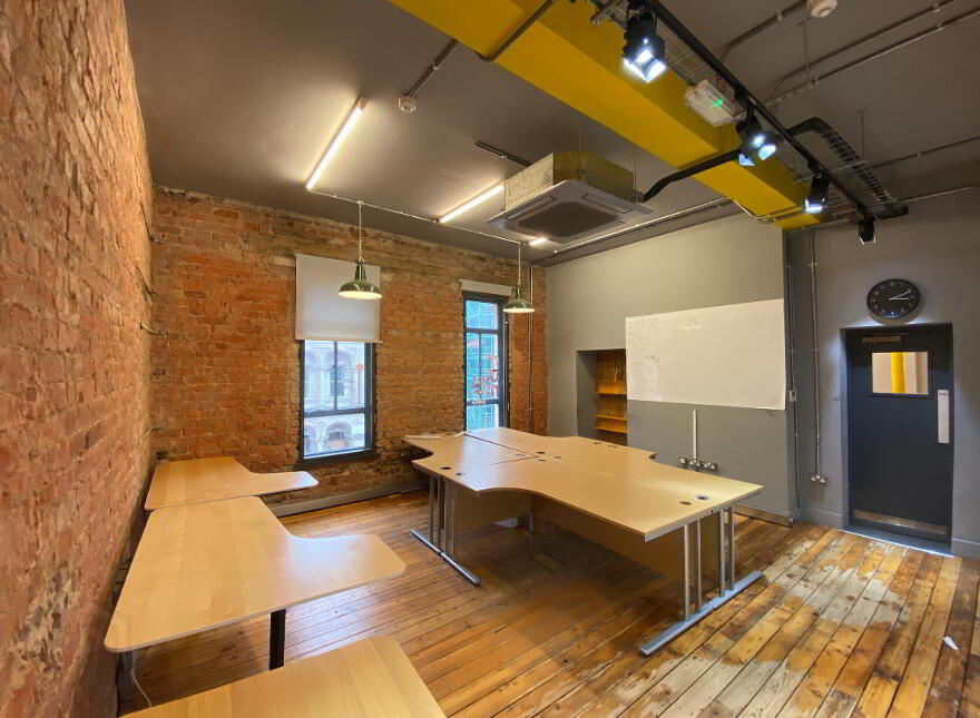 Plug & Play Office Suite, Diamond House, 7-19 Royal Avenue, Belfast, BT1 1FB